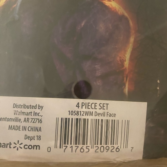 Ghost Face Death By Dawn Boys Costume Worn for less than 1 hour for photos. 8/10 - Picture 11 of 11